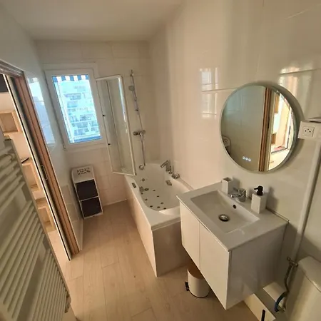 Appartement Lumineux Avec Vue Sur Mer A 50 M De La Plage Et Du Centre La Grande-Motte Exterior photo