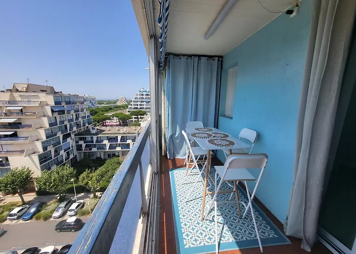 Appartement Lumineux Avec Vue Sur Mer A 50 M De La Plage Et Du Centre