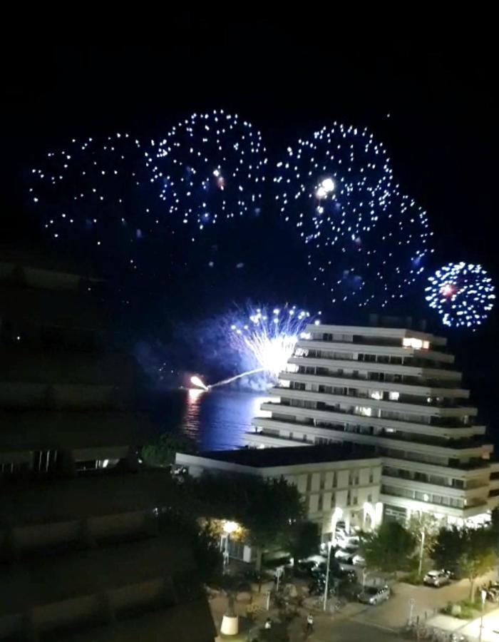 Lumineux Avec Vue Sur A 50 M De La Et Du Centre *